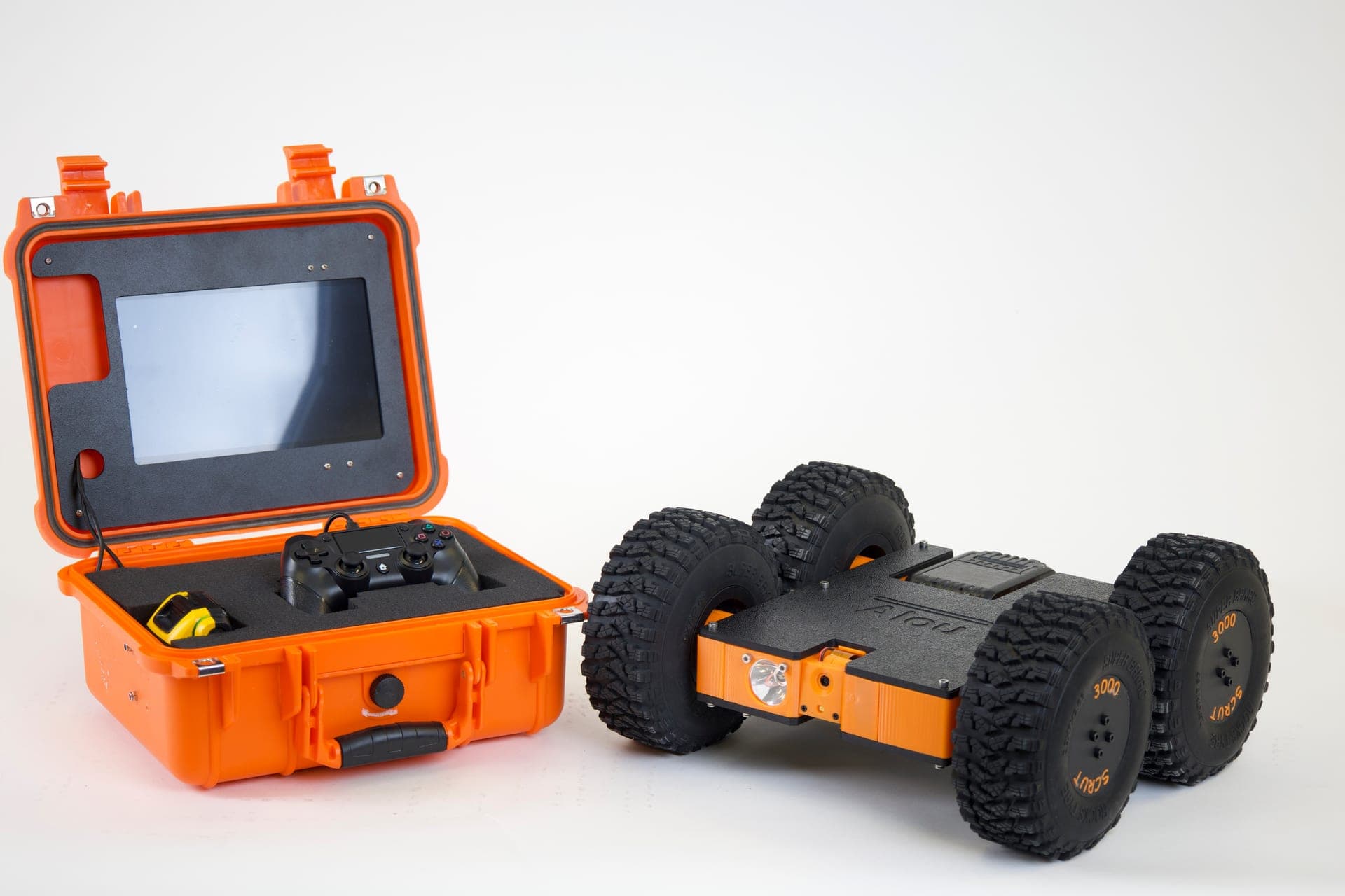 AlouTech Scrutinizer kit with robot and controller case